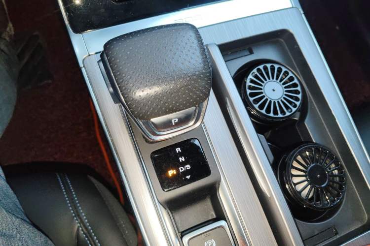 Used Roewe RX5 2020 PLUS 300TGI Automatic Ali National Trend Flagship Edition