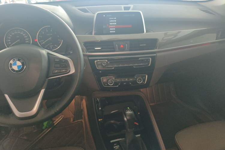 Used BMW X1 2018 xDrive20Li Luxury Edition Audio And AC Panel