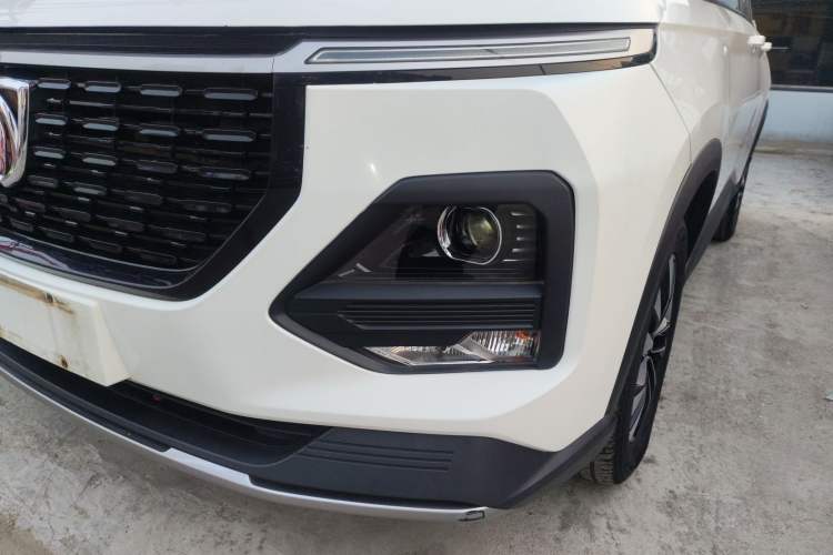 Used Baojun 530 2021 Global Car Anniversary Edition 1.5T Manual Luxury Model 5 Seats
