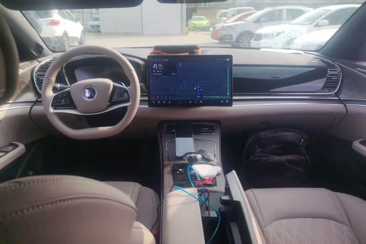 Used BYD Han 2025 EV with 701 km of Laser Radar-Enabled Intelligent Driving
