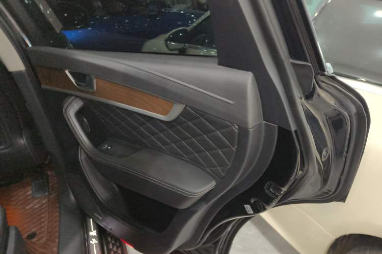 Used Hongqi HS7 2021 2.0T DCT Two-Wheel Drive Smart Connect Flagship Edition