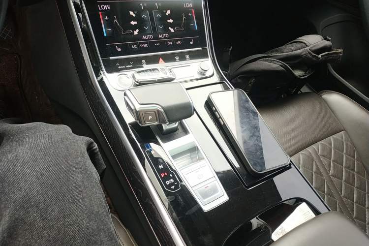 Used Audi A8 2021 A8L 50 TFSI quattro Comfort Model Gear Lever