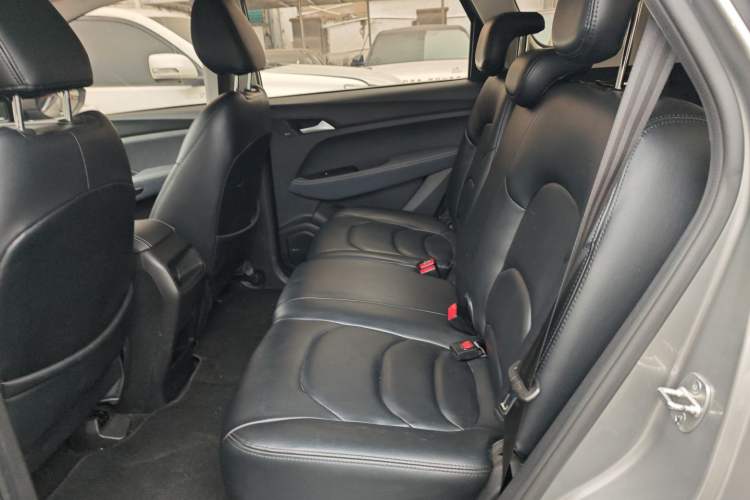 Used Baojun 530 2019 1.5T CVT Elite Model 7 Seats China VI Emission Standard
