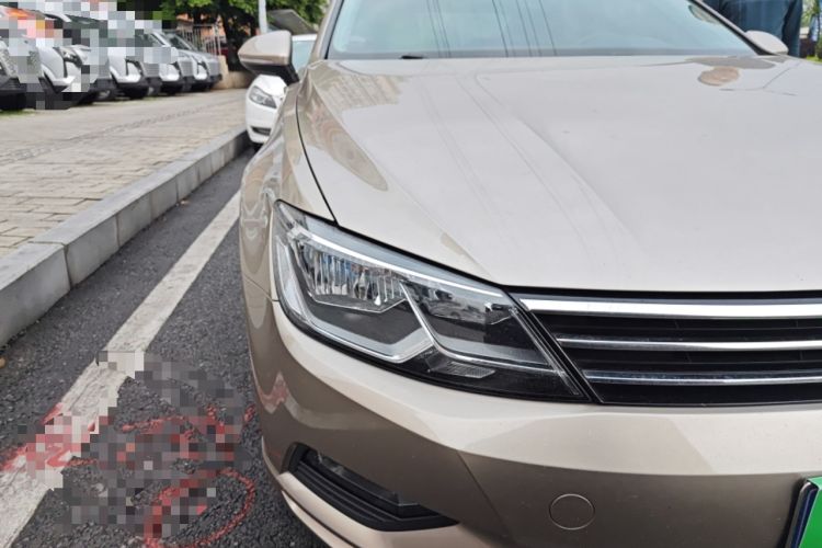 Used Volkswagen Lamando 2015 230TSI DSG Fashion Edition Right Front Headlight