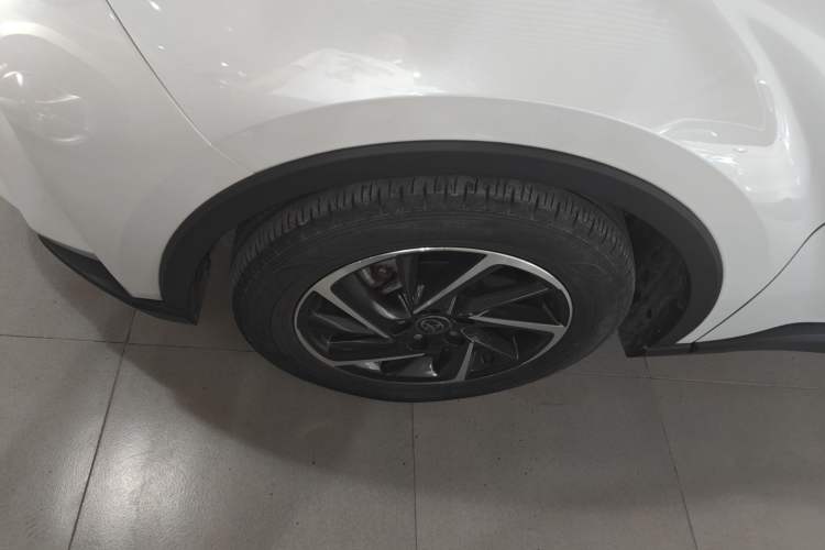 Used Toyota C-HR 2023 2.0L Luxury Edition Exterior 2