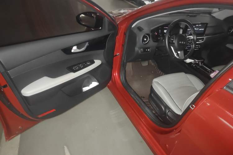 Used Kia K3 2023 1.5L CVT Luxury Edition