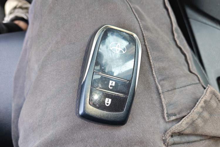 Used Toyota RAV4 2018 2.0L CVT Two-Wheel Drive Fashion X Edition
