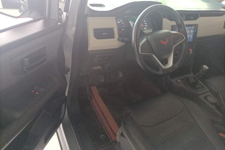 Used Wuling Zhengcheng 2021 1.5T Manual Comfort Version
