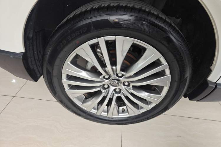 Used Toyota Harrier 2022 2.0L CVT Two-Wheel Drive Deluxe Edition