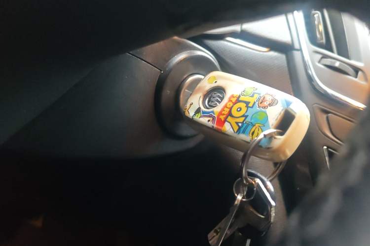 Used Buick Regal 2015 1.6T Leading Technology Model Vehicle Key