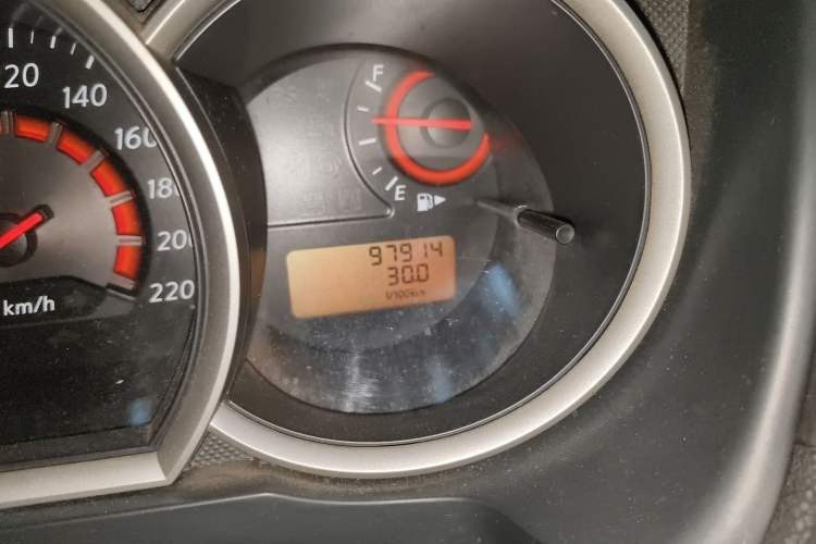 Used Nissan Sylphy 2012 Classic 1.6XE Manual Comfort Edition Odometer Close Up