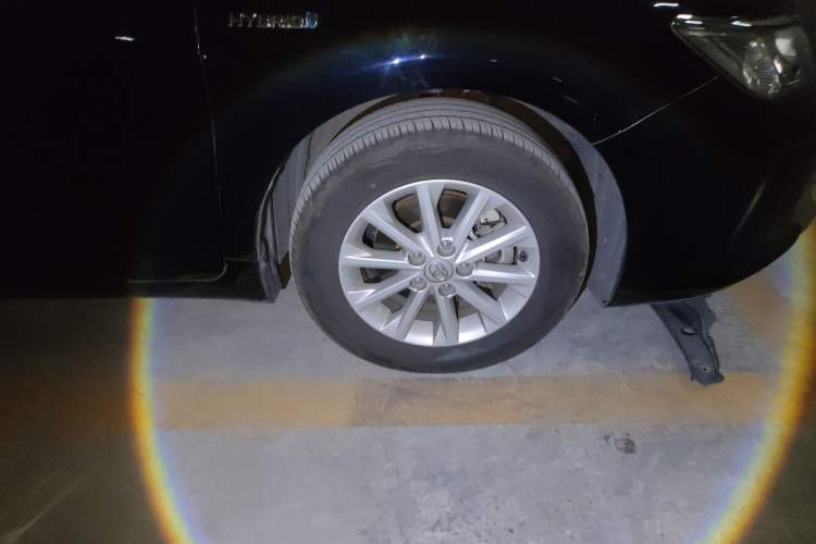 Used Toyota Camry 2015 Dual-Engine 2.5 HG Luxury Navigation Edition
