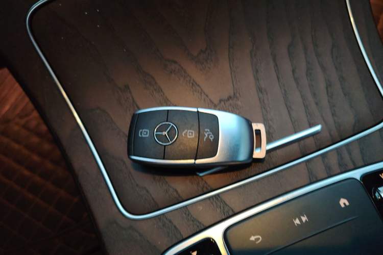 Used Mercedes-Benz GLC 2022 GLC 300 L 4MATIC Dynamic Edition Prestige Model Vehicle Key