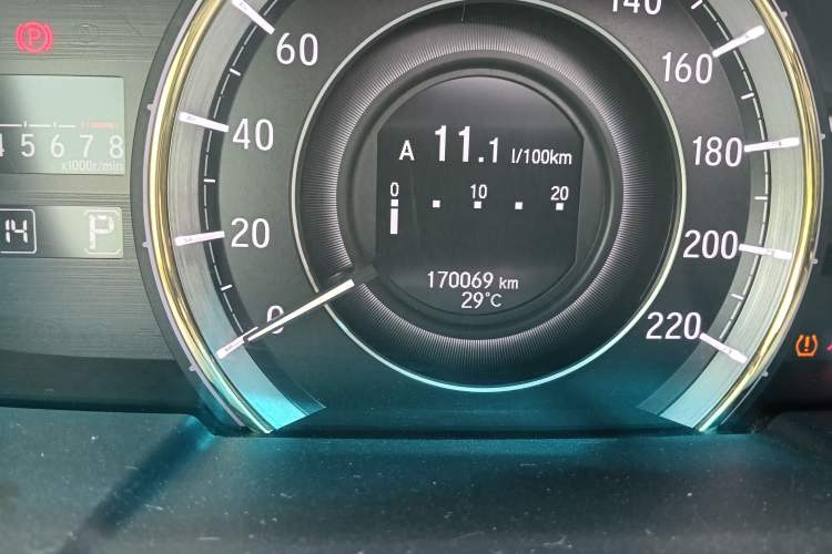 Used Honda Elysion 2016 2.4L Luxury Edition Odometer Close Up