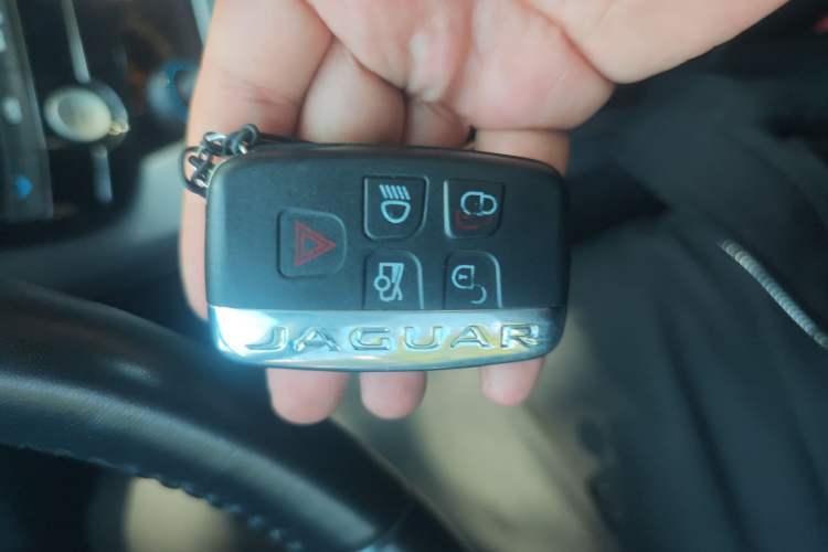 Used Jaguar F-PACE 2018 2.0T Two-Wheel Drive Urban Deluxe Edition Vehicle Key