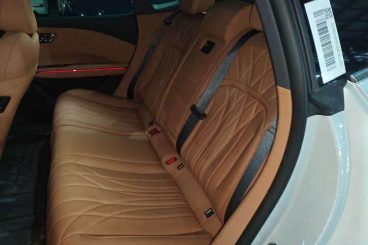 Used Geely Galaxy 8 2025 130km EM-i Flagship Edition Left Rear Seat