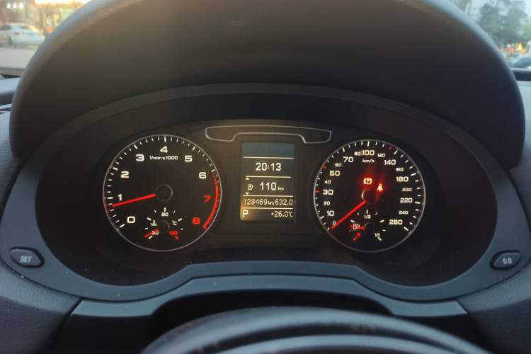 Used Audi Q3 2015 35 TFSI Comfort Model Instrument Cluster