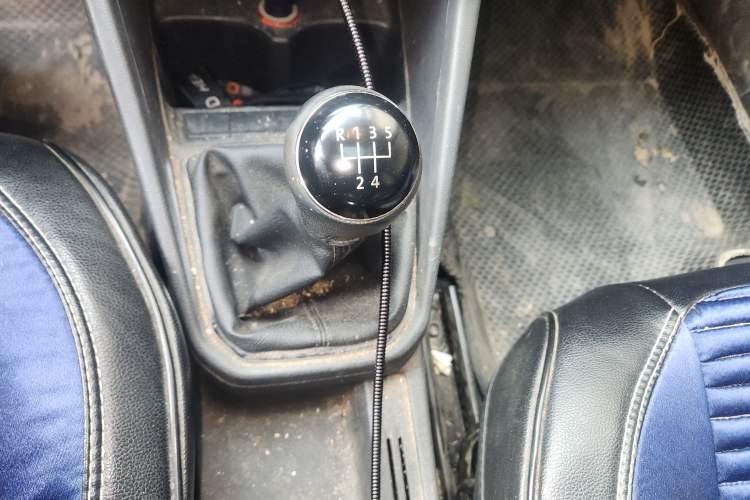 Used Volkswagen Jetta 2017 1.4L Manual Comfort Model Gear Lever