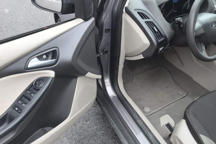 Used Ford Focus 2012 Sedan 1.6L Automatic Comfort Model