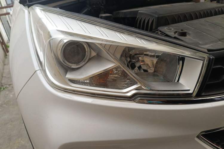 Used Wuling Hongguang S3 2018 1.5T Manual Luxury Model China V Standard
