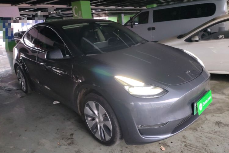 Used Tesla Model Y 2022 Long-Range All-Wheel-Drive Version Front Right 45 Deg