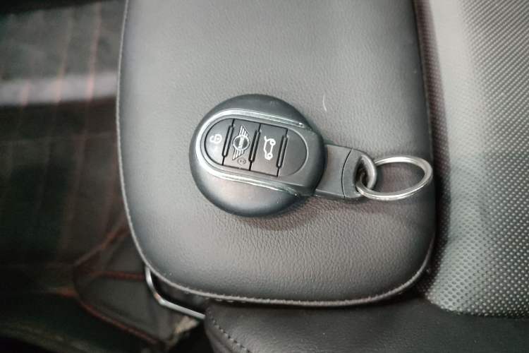 Used MINI MINI 2022 1.5T COOPER Classic Edition