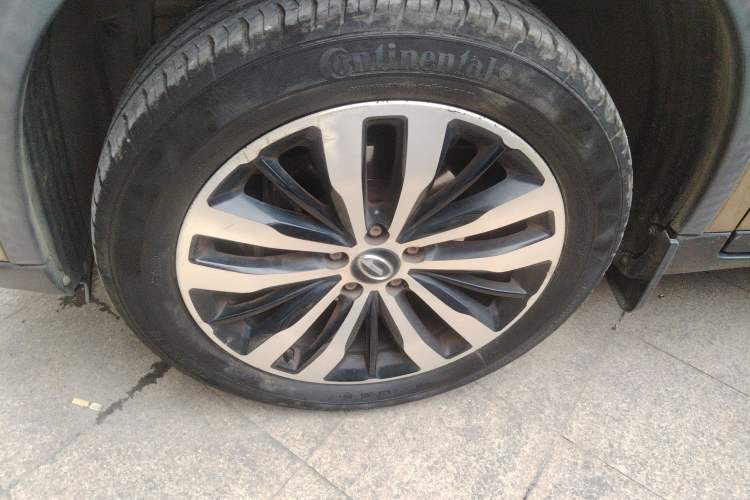 Used GAC Trumpchi GS4 2017 235T Automatic Two-Wheel Drive Luxury Smart Connectivity Version Left Front Wheel Hub