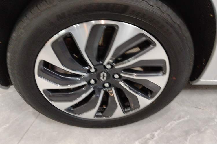 Used Hima AITO M7 2024 1.5T Rear-Drive Plus Version 6 Seats Exterior 4