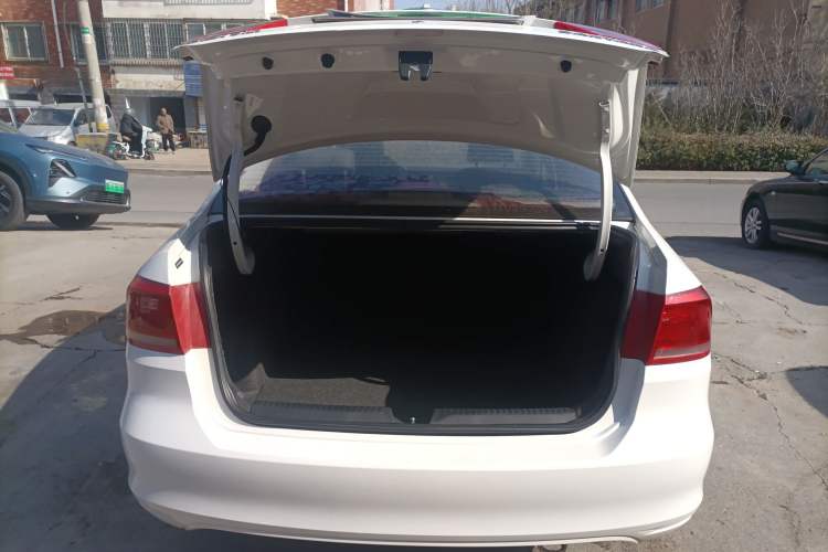 Used Volkswagen Santana 2015 1.4L Manual Fashion Edition