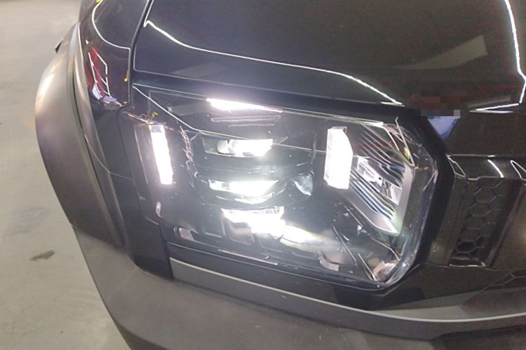 Used JETOUR Traveler 2023 2.0T All-Wheel Drive CrossPRO+ Right Front Headlight