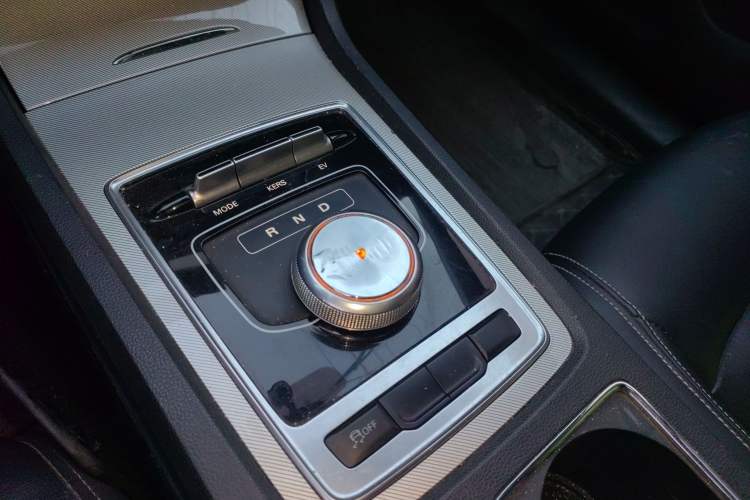 Used Roewe i6 New Energy 2019 PLUS 50T 4G Connected Glory Luxury Edition
