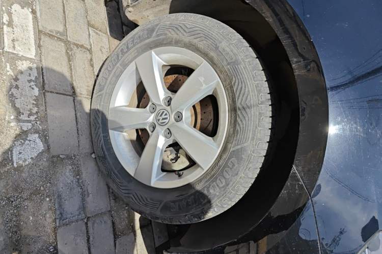 Used Volkswagen Lavida 2015 1.6L Manual Fashion Edition