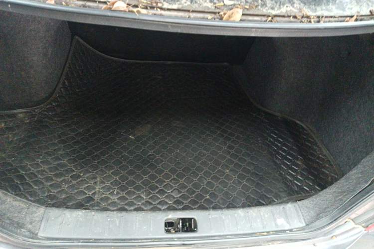 Used Nissan Sunny 2015 1.5XE CVT Comfort Edition Trunk