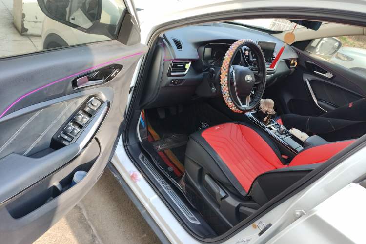 Used FAW Senya R9 2018 1.2T Manual Luxury Smart Edition
