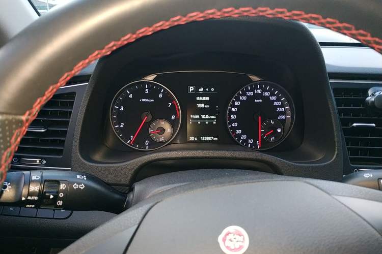 Used Hyundai Elantra (6th Generation / Lingdong) 2018 1.4T Dual-Clutch Xuan Dong · Dynamic Edition Instrument Cluster