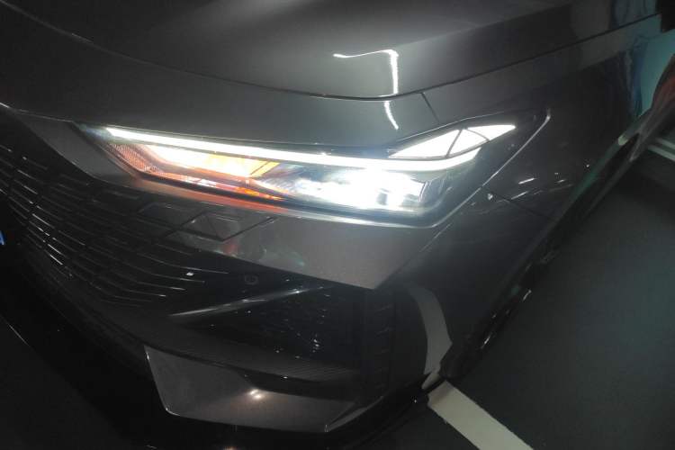 Used CHANGAN UNI-V 2023 1.5T Sport Edition Left Front Headlight