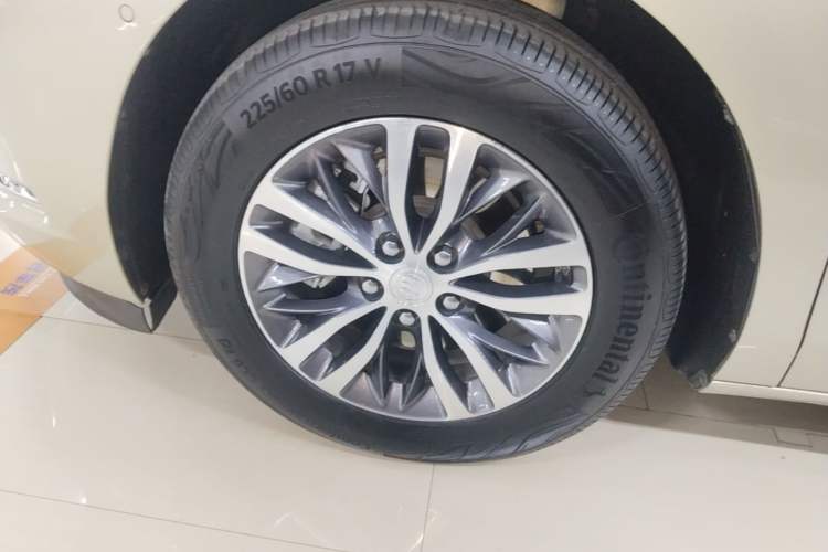 Used Buick GL8 2022 ES Landtrek 653T Luxury Edition