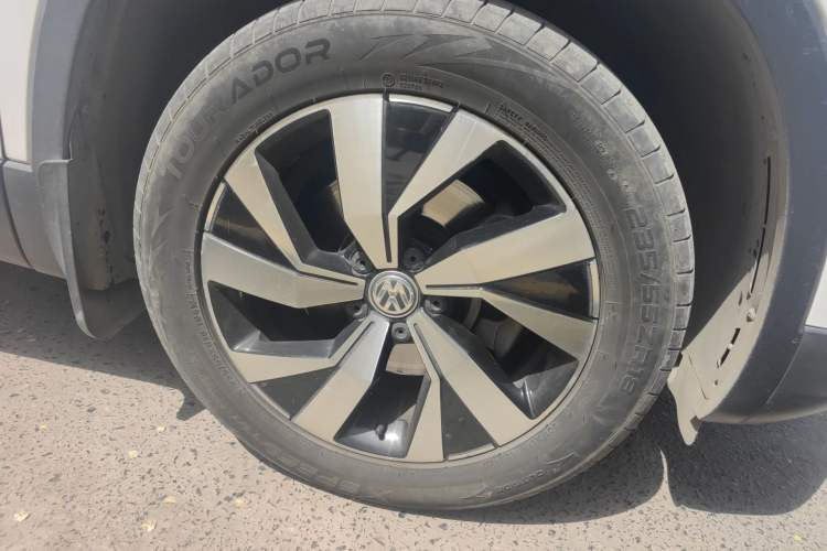 Used Volkswagen Tayron 2019 330TSI Two-Wheel Drive Luxury Model China VI Standard Right Front Wheel Hub
