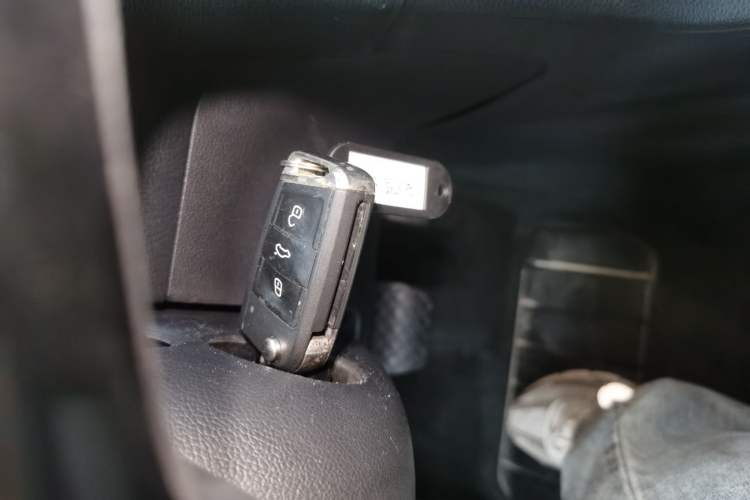 Used Volkswagen Golf 2017 1.6L Automatic Comfort Million-Vehicle Anniversary Edition