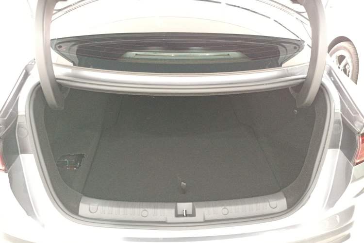 Used BYD Qin L 2025 DM-i Smart Drive 120KM Superior Model Trunk