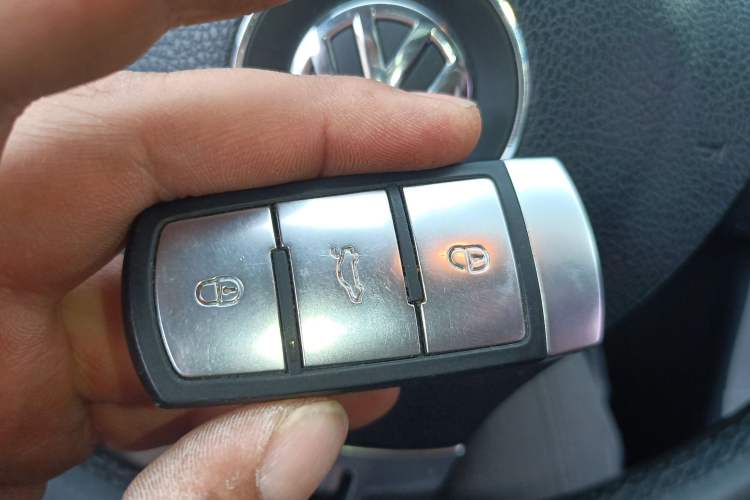 Used Volkswagen Magotan 2015 Facelift 1.8TSI Luxury Model Interior 1