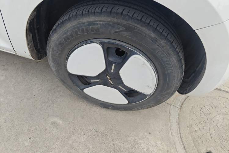 Used CHANGAN NEVO Lumin 2022 155 km – Refreshingly Sweet Edition Right Front Wheel Hub