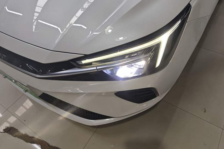 Used Rising ER6 2021 New Dynamic Edition 620km Smart Enjoyment Version Left Front Headlight