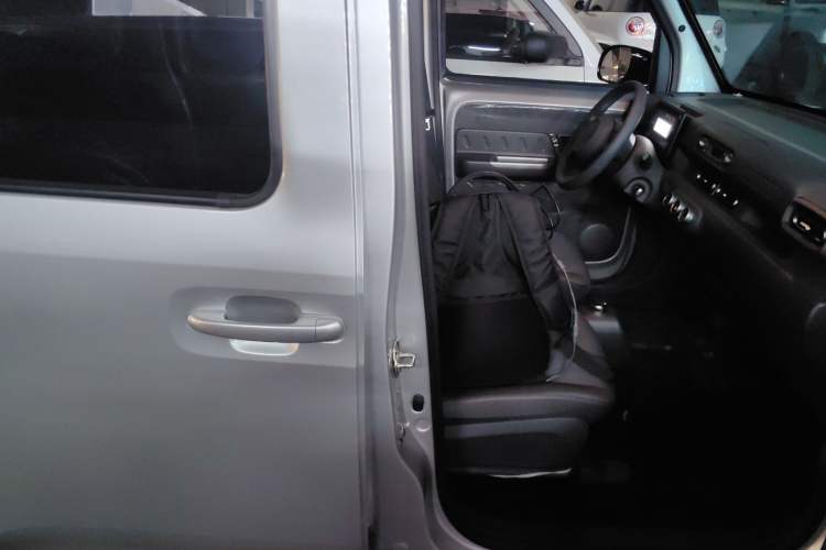 Used Wuling Zhiguang New Energy 2025 Standard Model
