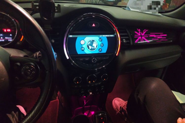 Used MINI 2018 1.5T COOPER Racing Edition Five-Door Version Audio And AC Panel