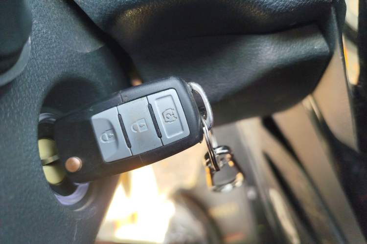 Used HYOSOW S3 2016 1.5L Manual Luxury Edition China IV Emission Standard Vehicle Key