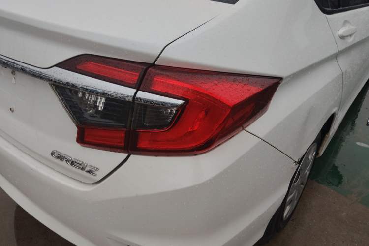 Used Honda Greiz 2016 1.5L CVT Classic Edition
