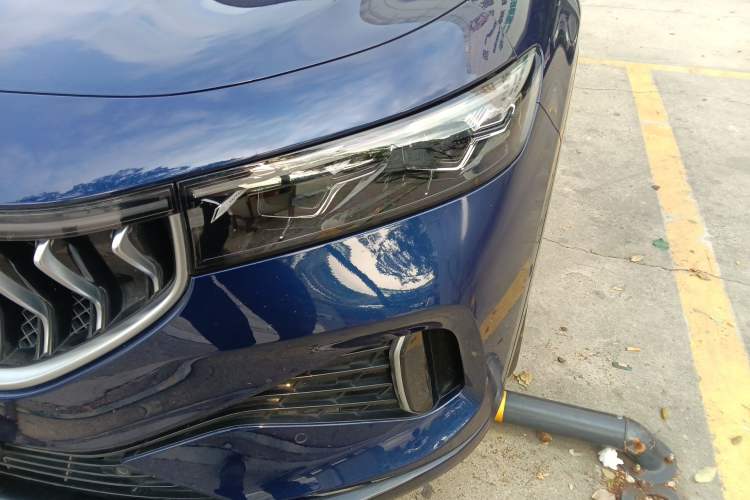 Used VOYAH FREE 2021 Four-Wheel Drive Standard Range-Extended Exclusive Luxury Package Left Front Headlight