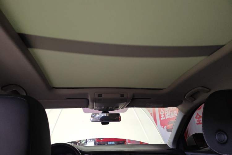 Used Volkswagen T-ROC 2021 280TSI DSG Two-Wheel Drive Comfort Connect Edition
