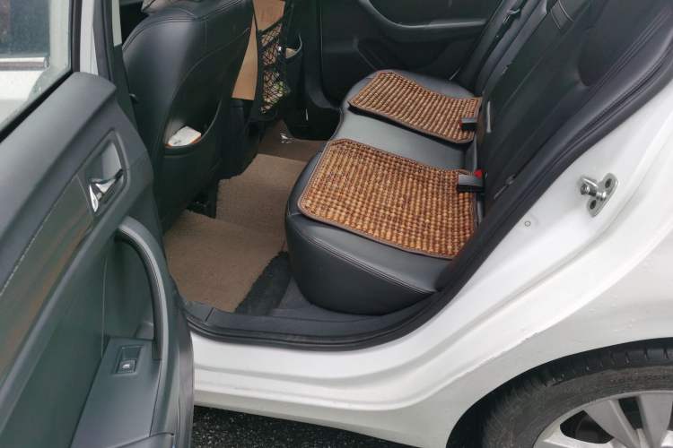 Used Roewe 360 2015 1.5L Automatic Luxury Edition
